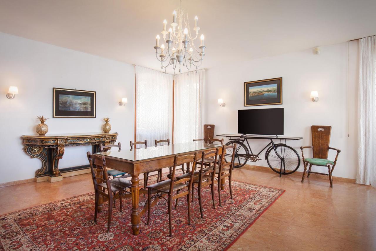 Villa Francesca-Grande Appartamento In Riva Al Lago เบรนโซเน ซูล การ์ดา ภายนอก รูปภาพ