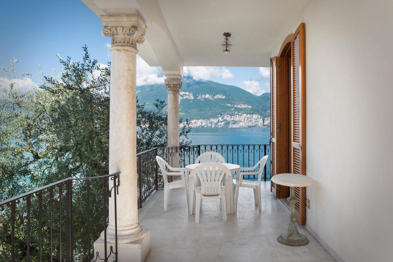 Villa Francesca-Grande Appartamento In Riva Al Lago เบรนโซเน ซูล การ์ดา ภายนอก รูปภาพ